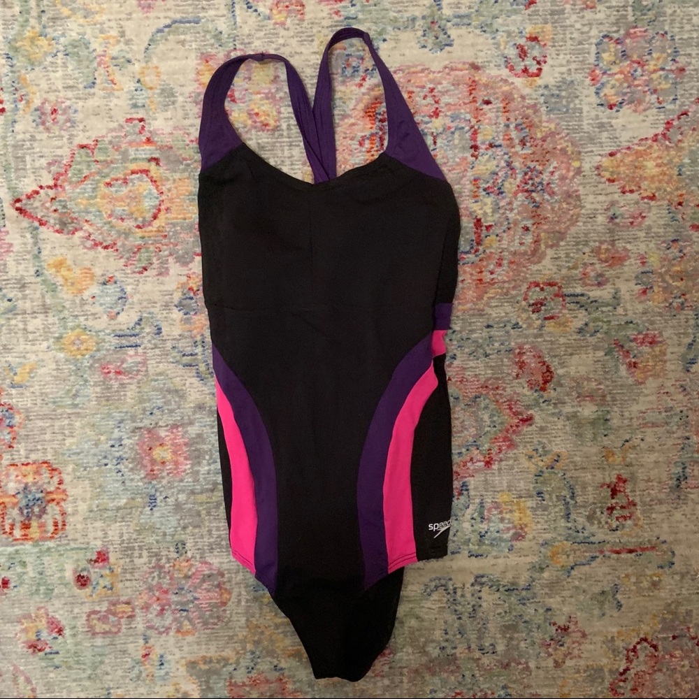 Girl’s / Women’s Speedo Swimsuit
